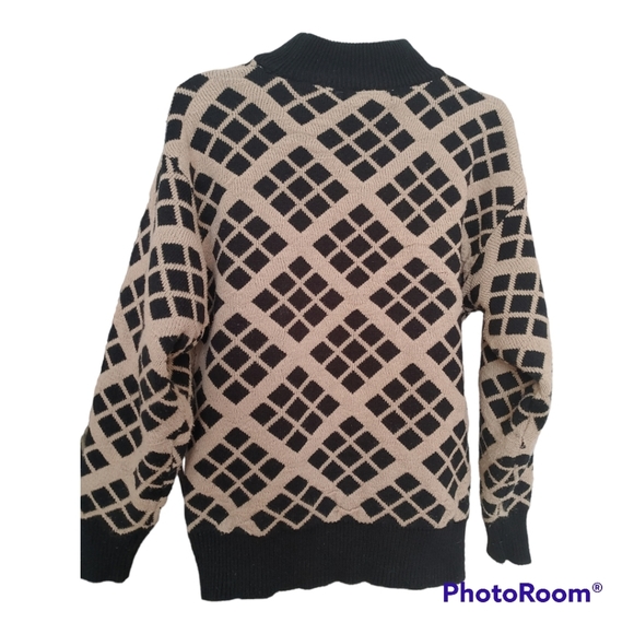 Susan Van Heusen Patterned Sweater - Picture 2 of 6